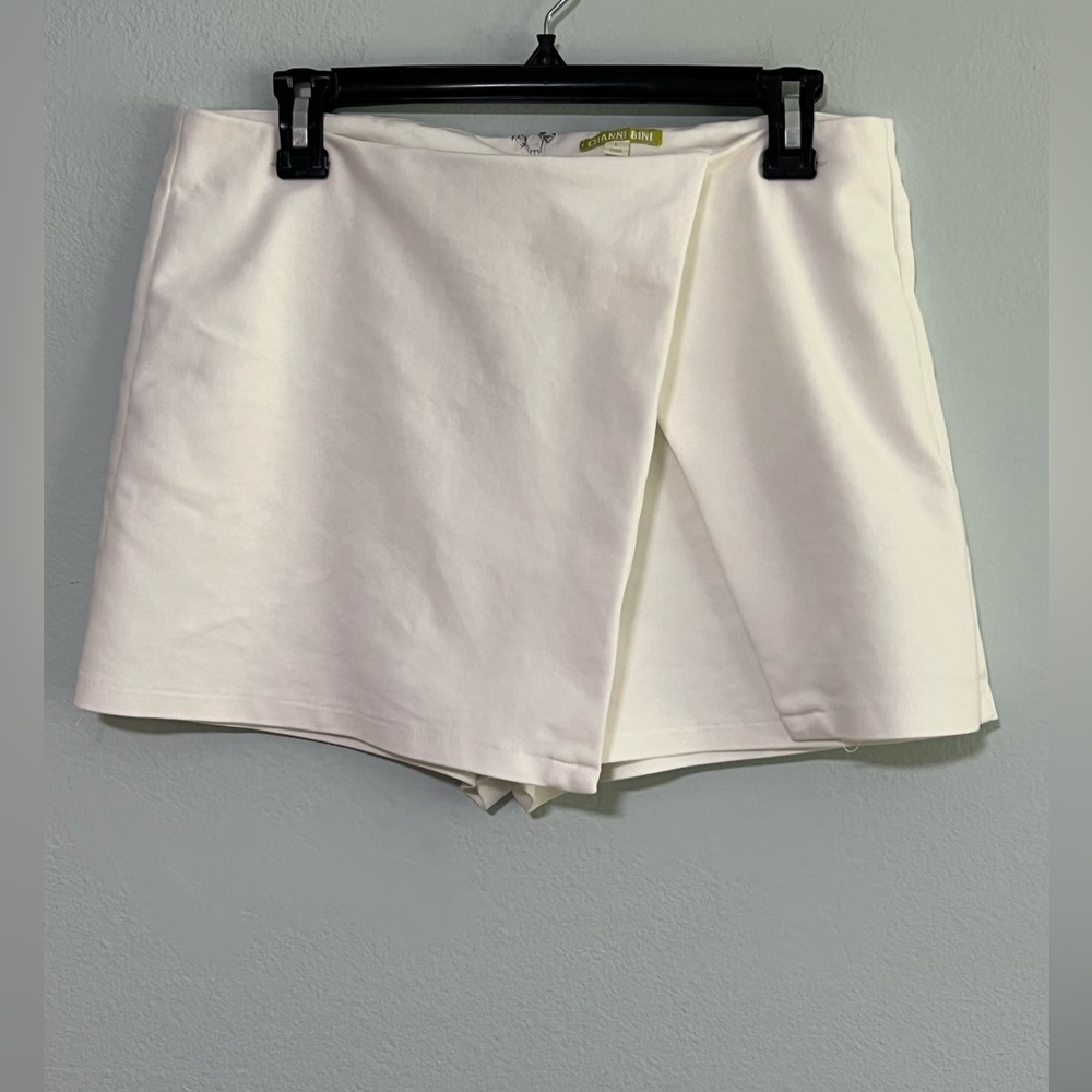 Gianni Bini White Skort